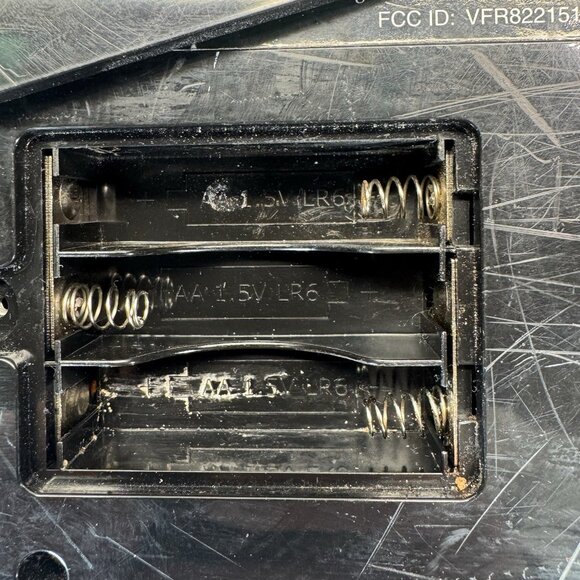 Rock Band 4 PS4 PS5 Bundle Fender Guitar Drums Game Mic PlayStation TESTED - Picture 9 of 16